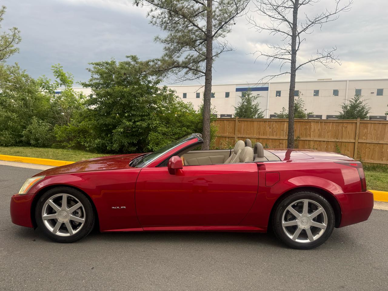 Cadillac XLR 2dr Convertible 2004