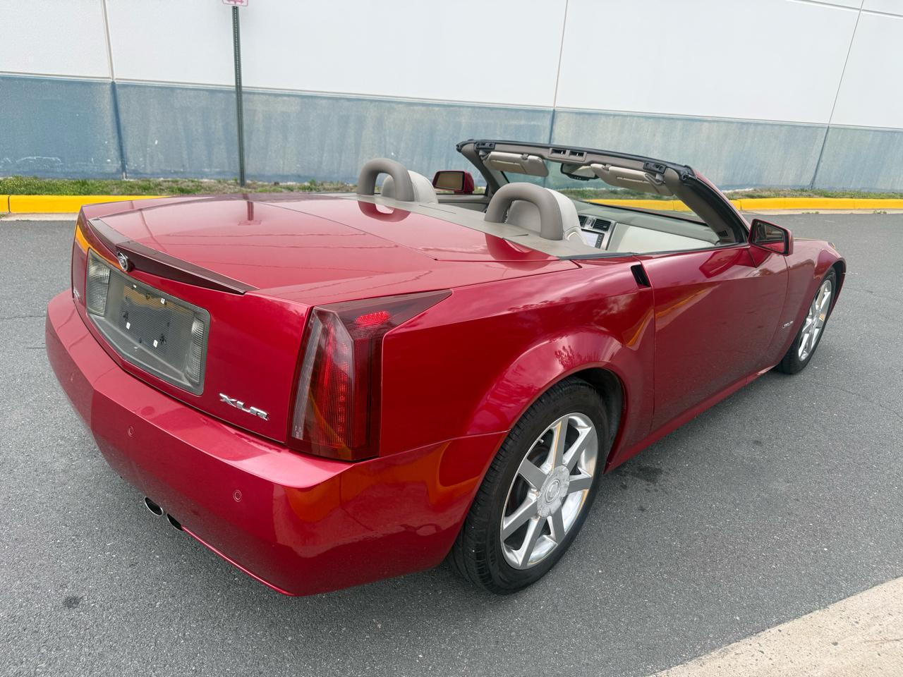 Cadillac XLR 2dr Convertible 2004