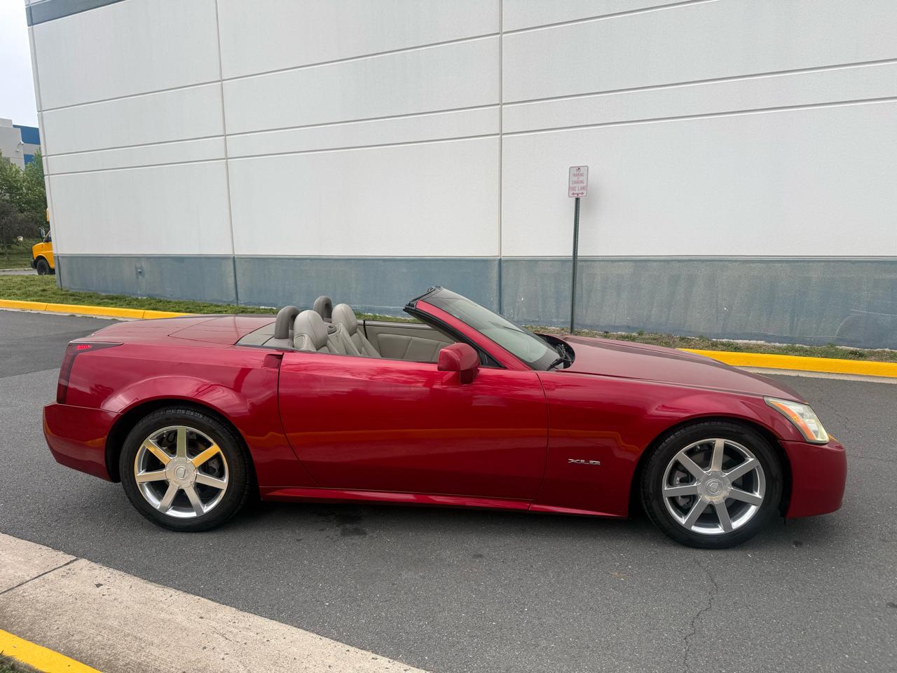Cadillac XLR 2dr Convertible 2004