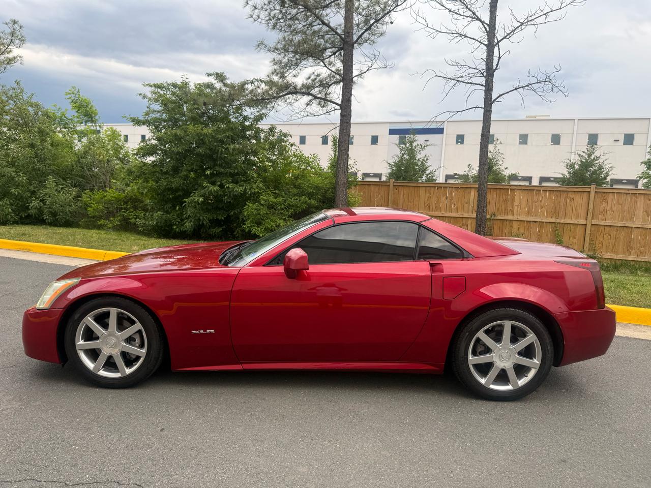 Cadillac XLR 2dr Convertible 2004