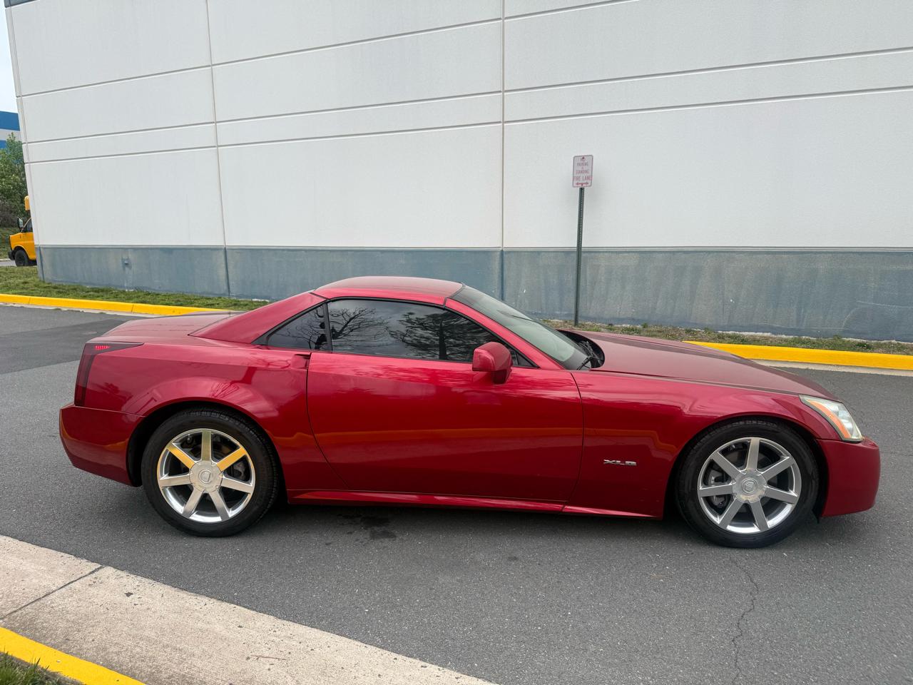 Cadillac XLR 2dr Convertible 2004