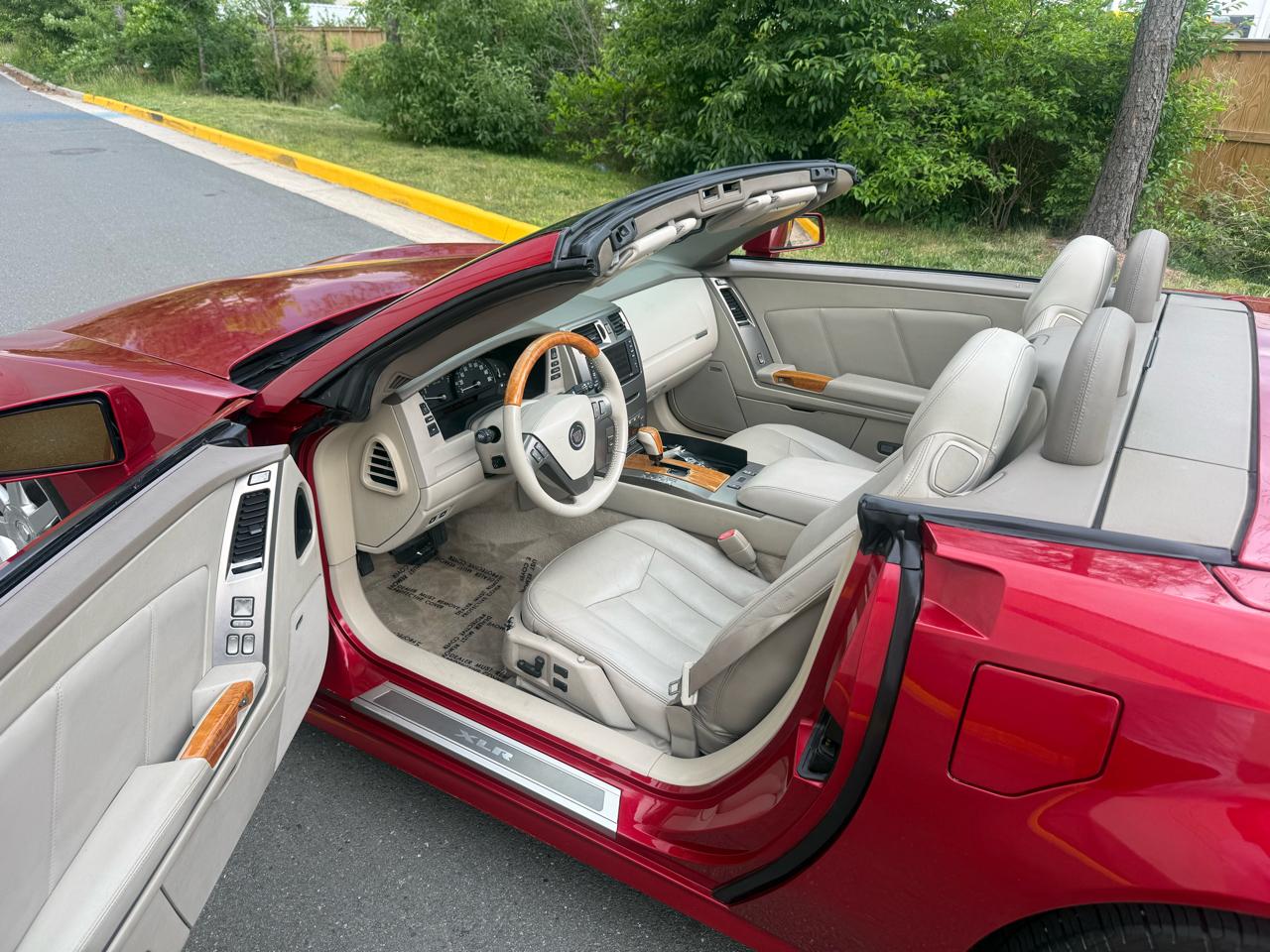 Cadillac XLR 2dr Convertible 2004