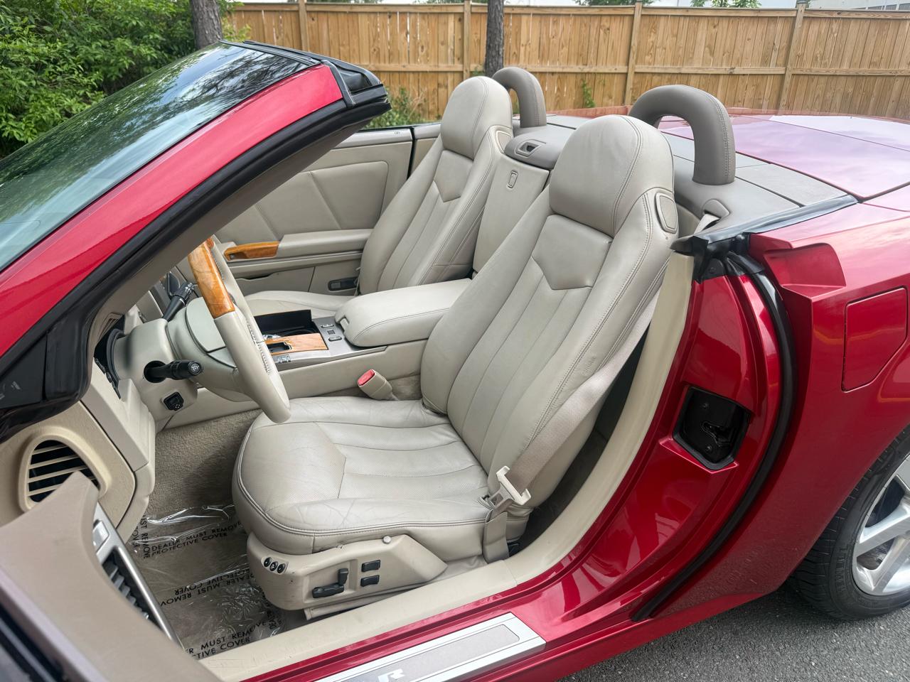 Cadillac XLR 2dr Convertible 2004