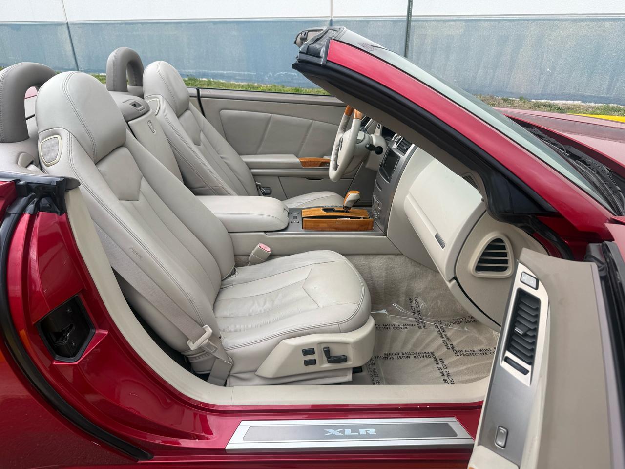 Cadillac XLR 2dr Convertible 2004