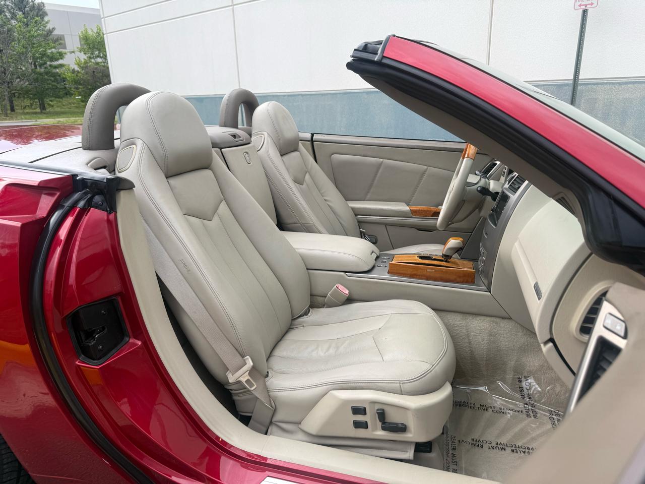 Cadillac XLR 2dr Convertible 2004