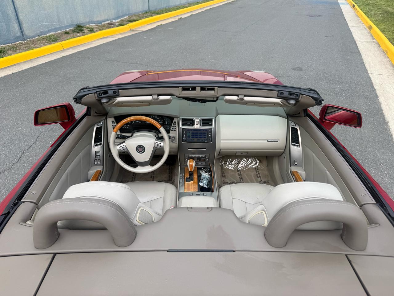 Cadillac XLR 2dr Convertible 2004