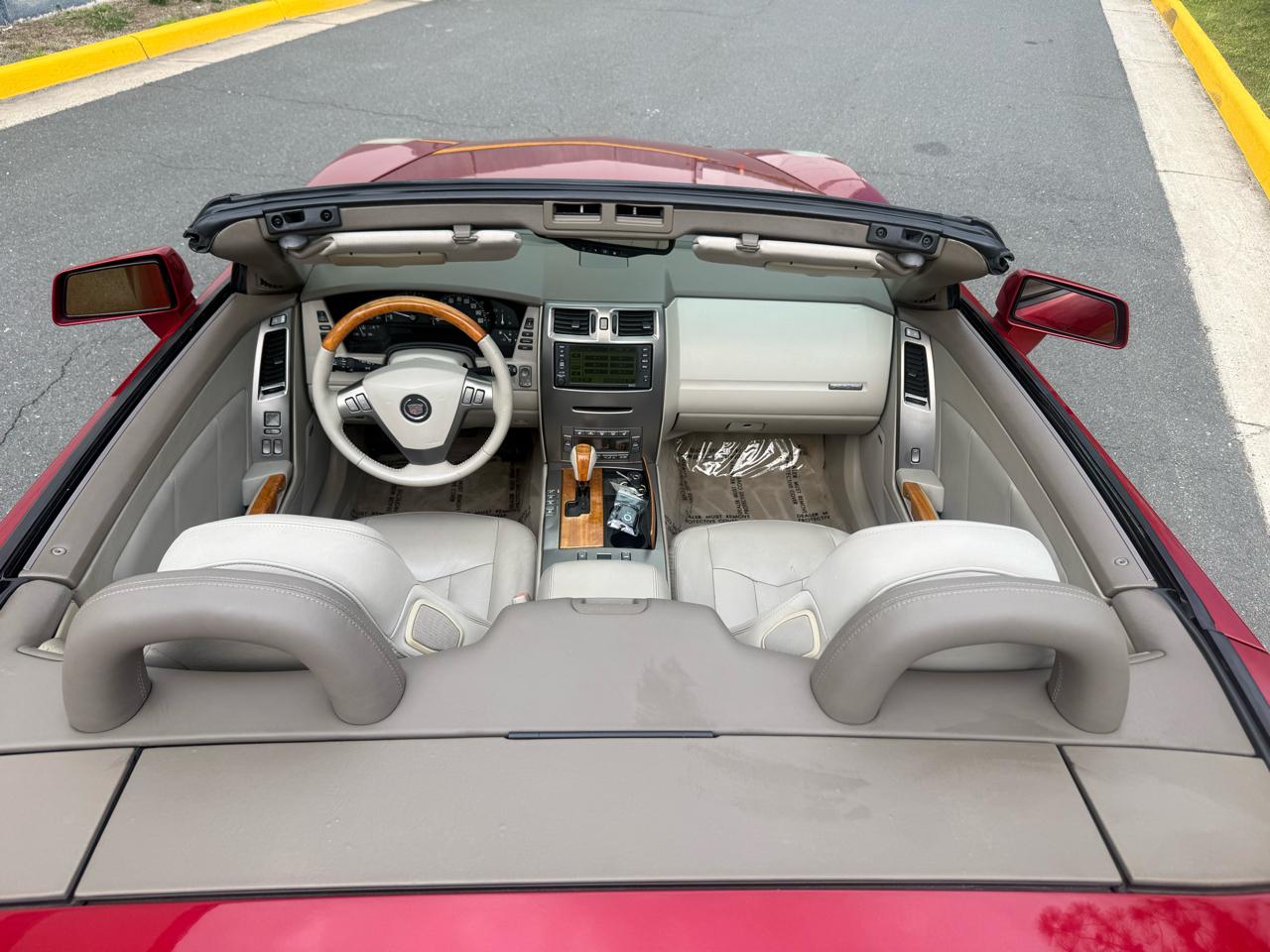 Cadillac XLR 2dr Convertible 2004