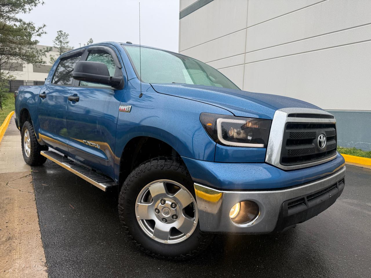2010 Toyota Tundra 4WD Truck CrewMax 5.7L V8 6-Spd AT (Natl)