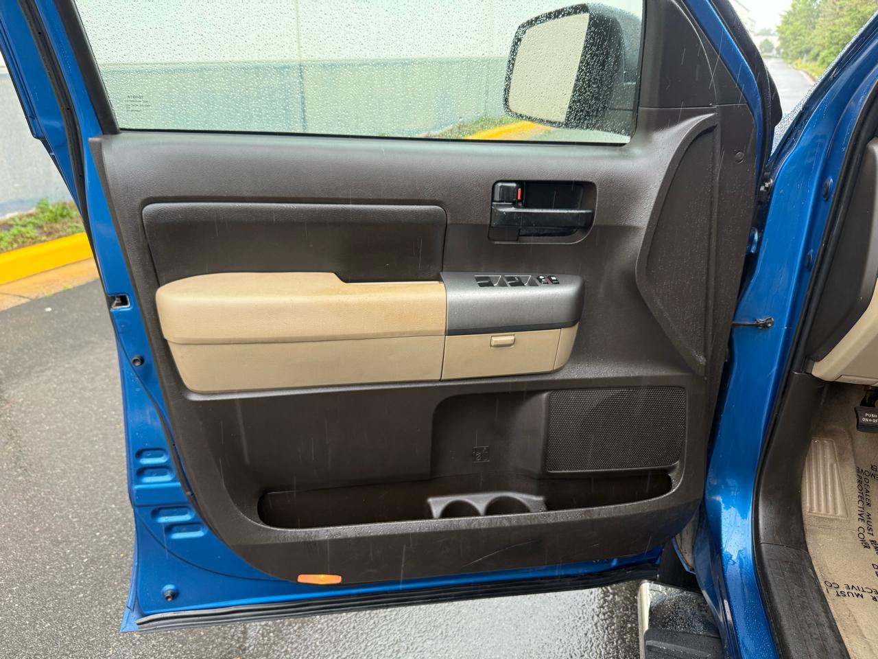 Toyota Tundra 4WD Truck CrewMax 5.7L V8 6-Spd AT (Natl) 2010