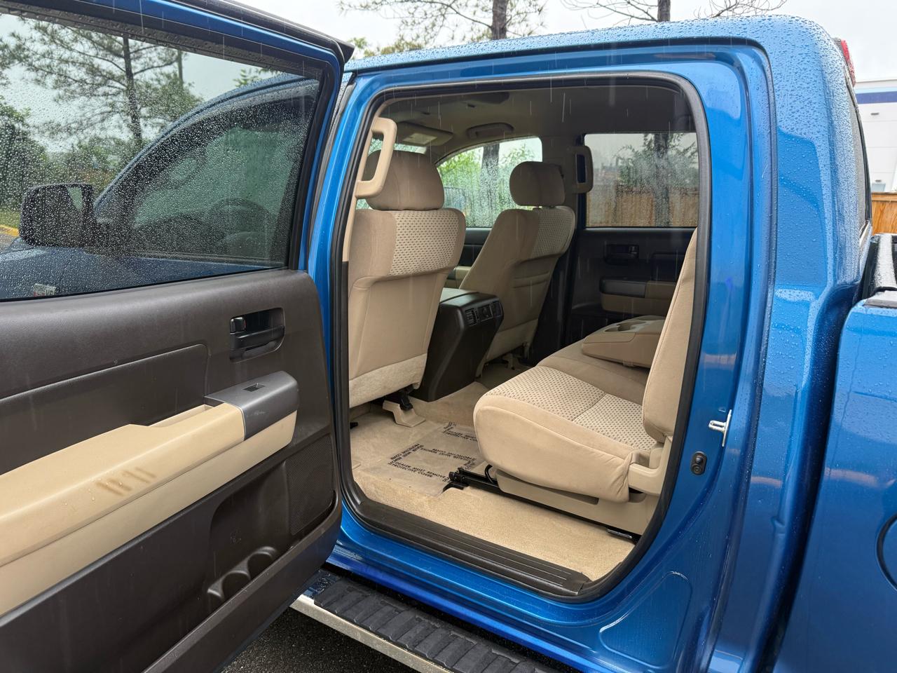 Toyota Tundra 4WD Truck CrewMax 5.7L V8 6-Spd AT (Natl) 2010