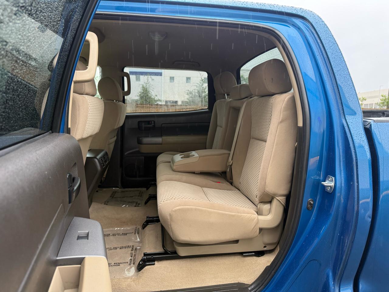 Toyota Tundra 4WD Truck CrewMax 5.7L V8 6-Spd AT (Natl) 2010