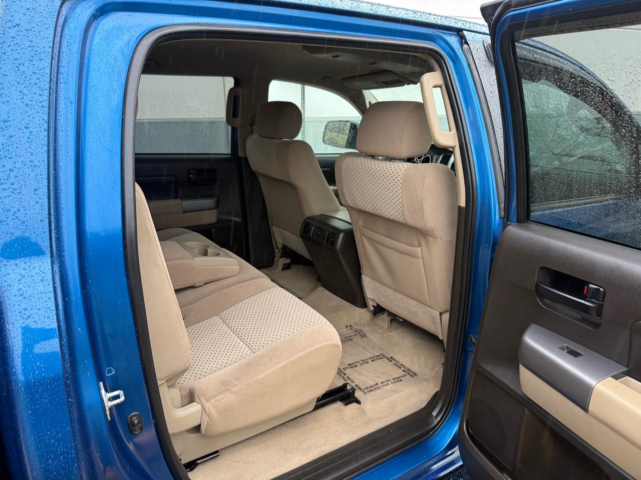 Toyota Tundra 4WD Truck CrewMax 5.7L V8 6-Spd AT (Natl) 2010