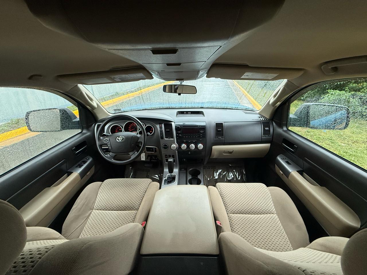 Toyota Tundra 4WD Truck CrewMax 5.7L V8 6-Spd AT (Natl) 2010