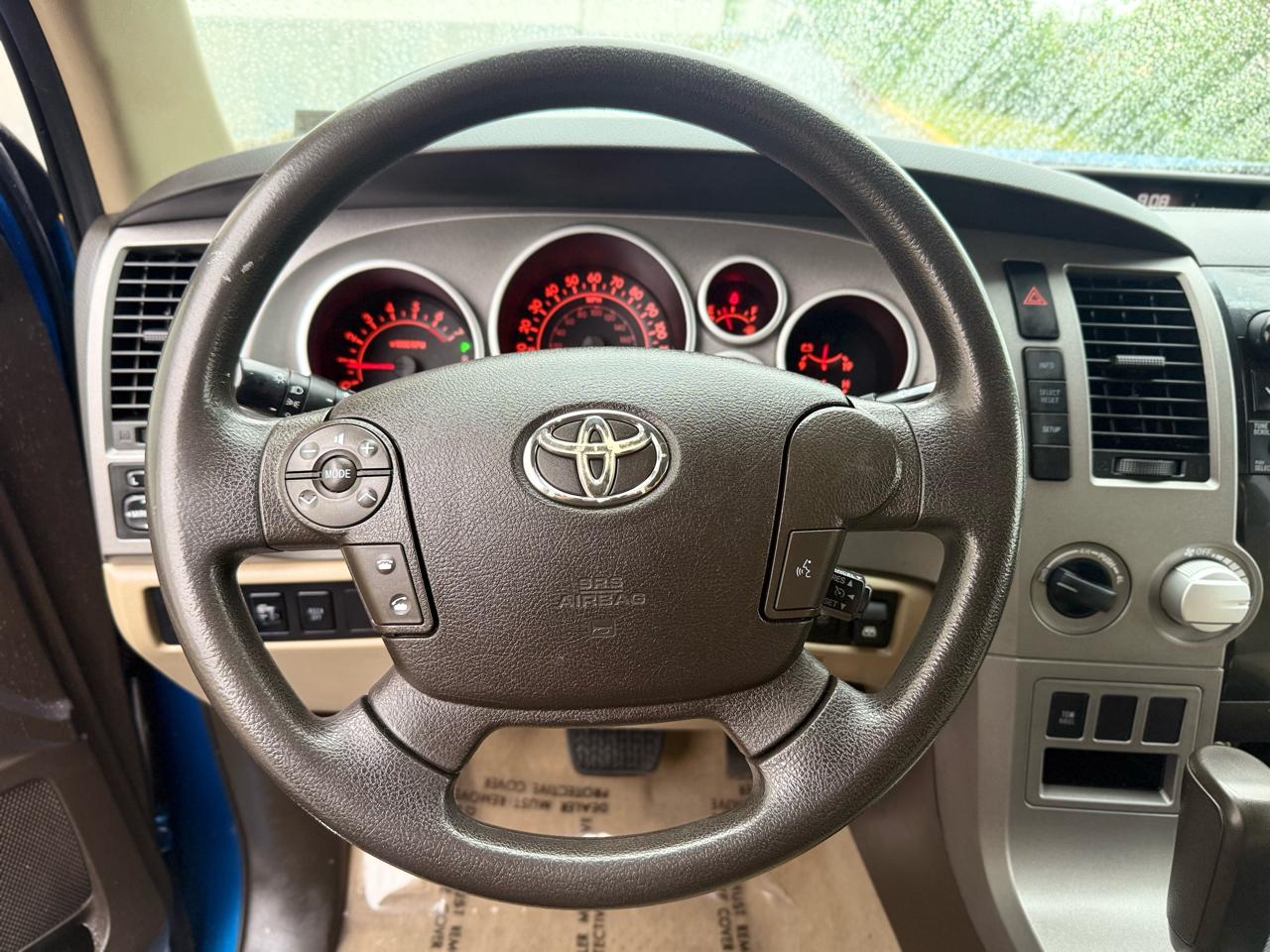 Toyota Tundra 4WD Truck CrewMax 5.7L V8 6-Spd AT (Natl) 2010