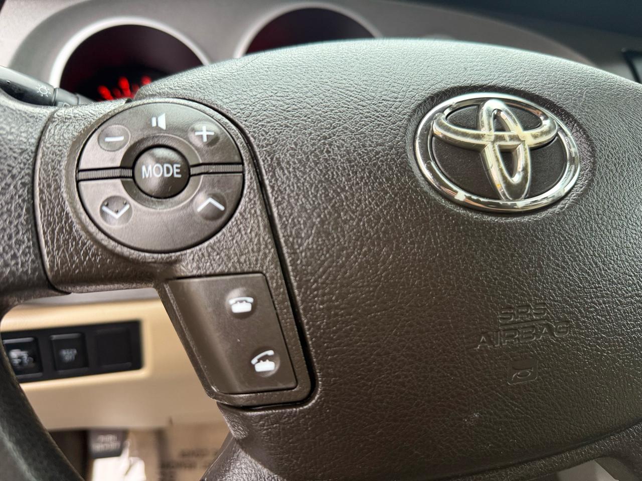 Toyota Tundra 4WD Truck CrewMax 5.7L V8 6-Spd AT (Natl) 2010
