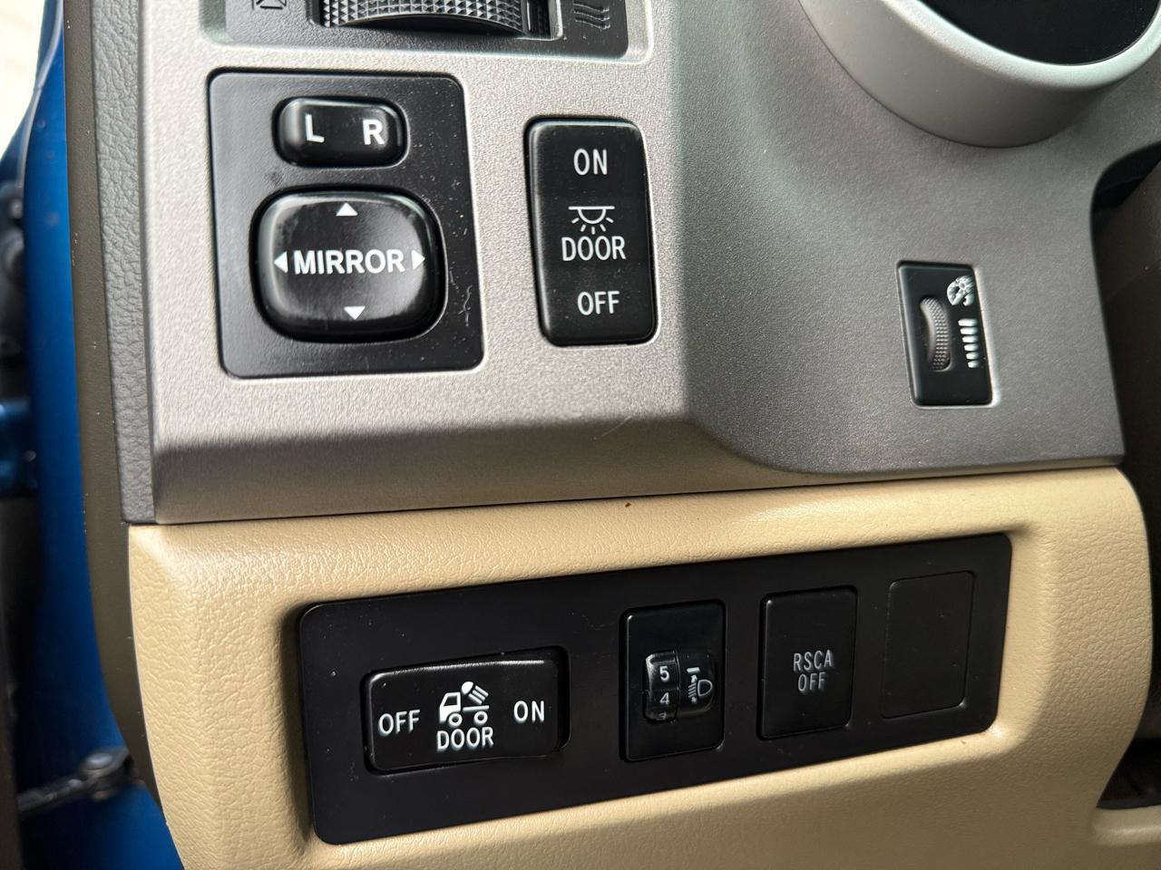 Toyota Tundra 4WD Truck CrewMax 5.7L V8 6-Spd AT (Natl) 2010