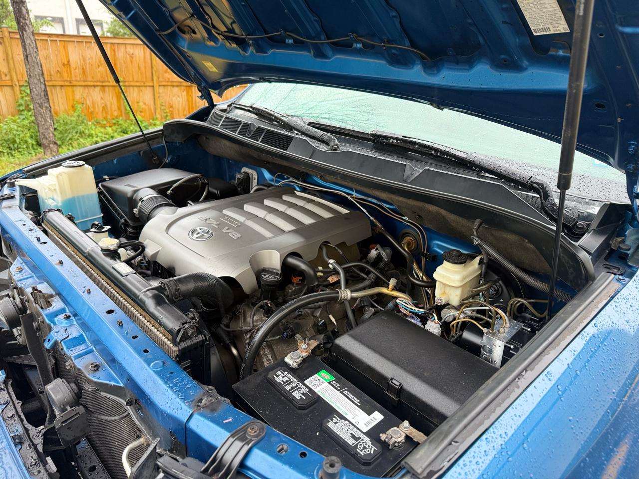 Toyota Tundra 4WD Truck CrewMax 5.7L V8 6-Spd AT (Natl) 2010