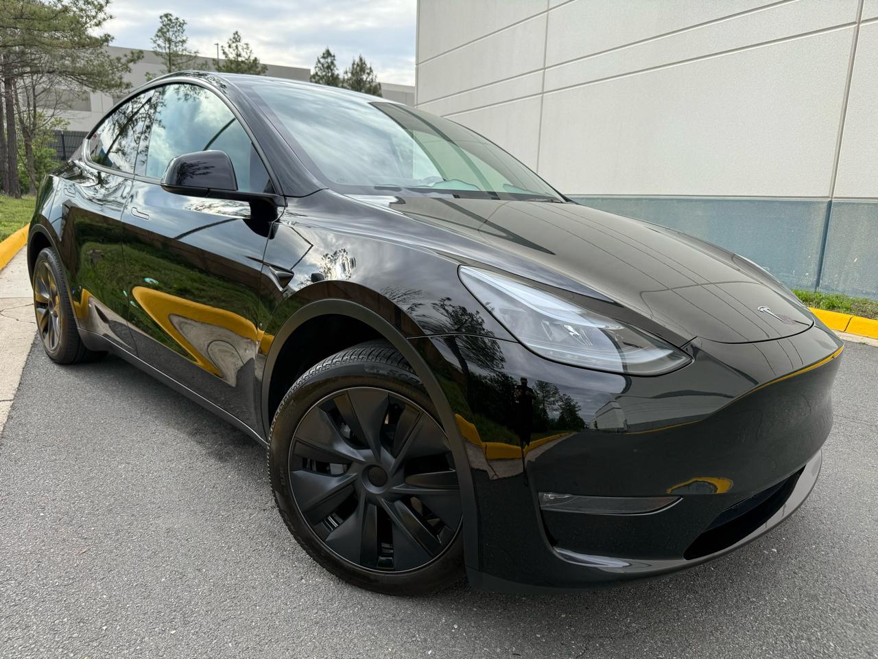 2025 Tesla Model Y Long Range AWD *Ltd Avail*
