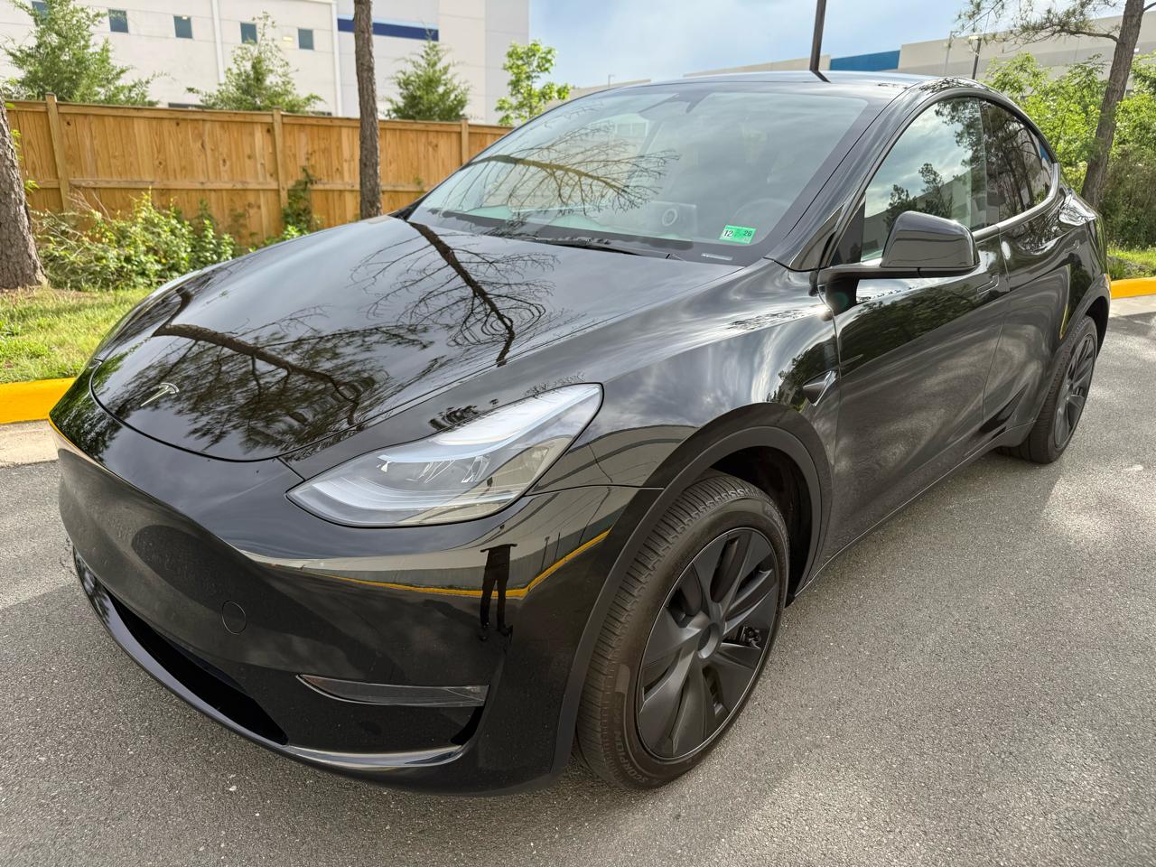 Tesla Model Y Long Range AWD *Ltd Avail* 2025