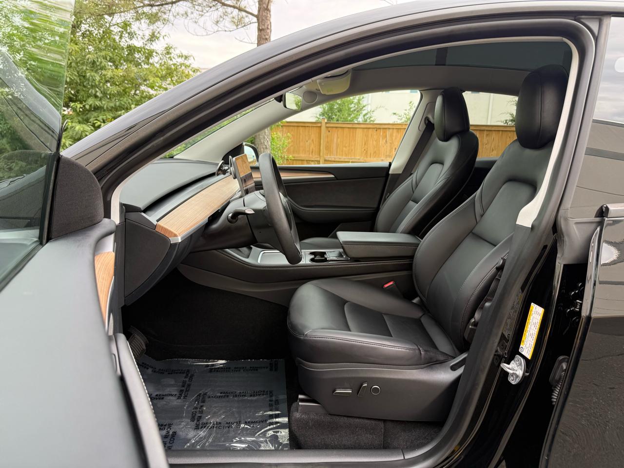 Tesla Model Y Long Range AWD *Ltd Avail* 2025