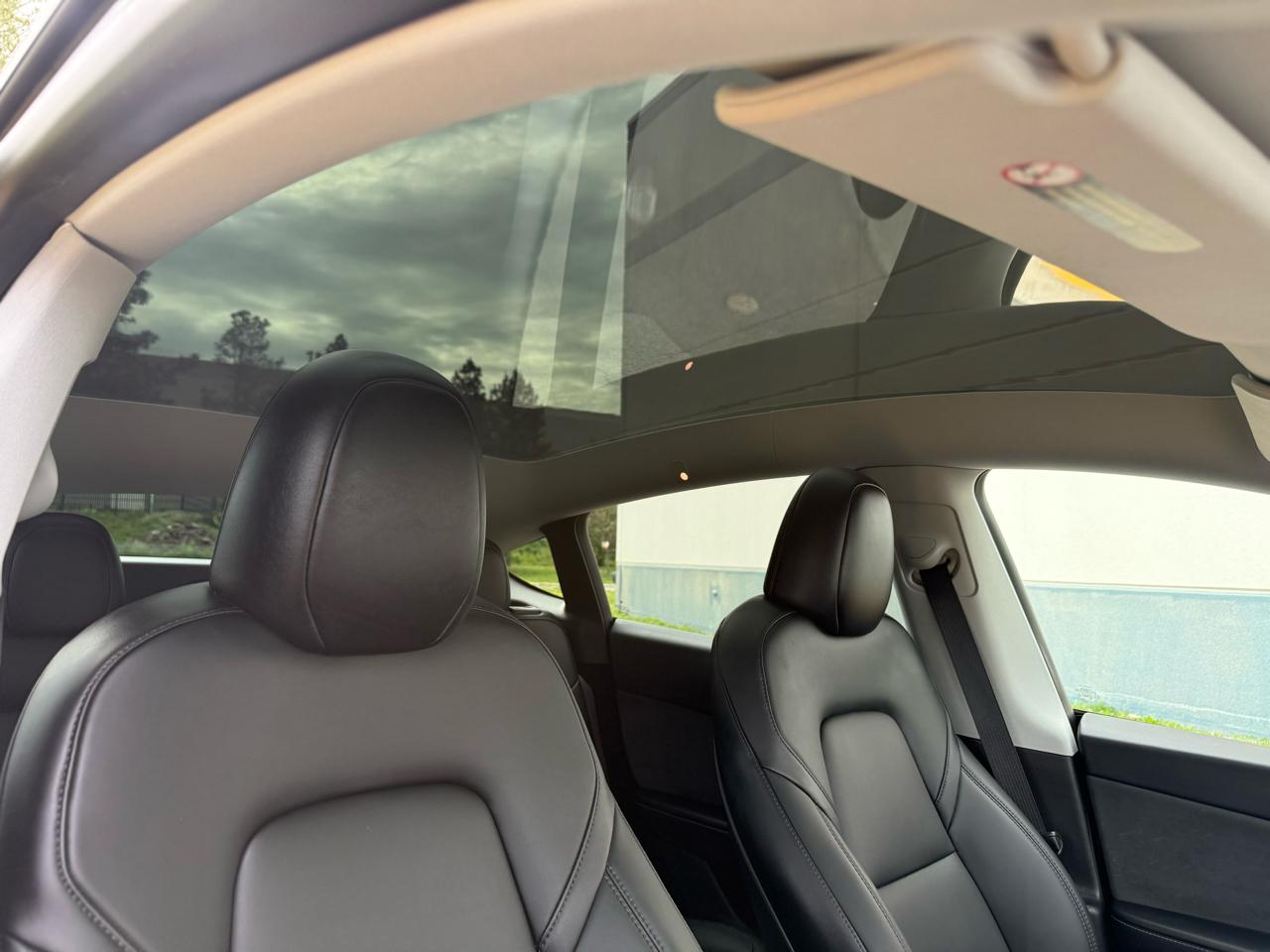 Tesla Model Y Long Range AWD *Ltd Avail* 2025