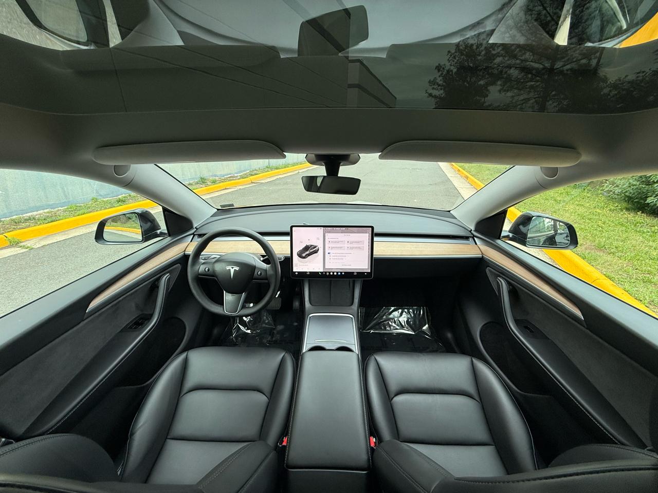 Tesla Model Y Long Range AWD *Ltd Avail* 2025