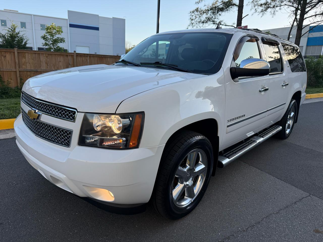 Chevrolet Suburban 4WD 4dr 1500 LTZ 2013