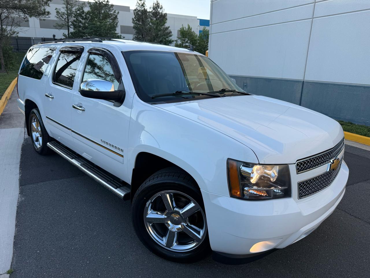 Chevrolet Suburban 4WD 4dr 1500 LTZ 2013