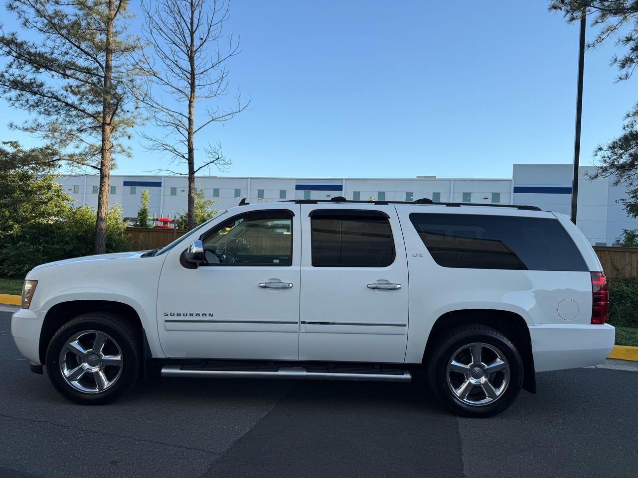 Chevrolet Suburban 4WD 4dr 1500 LTZ 2013