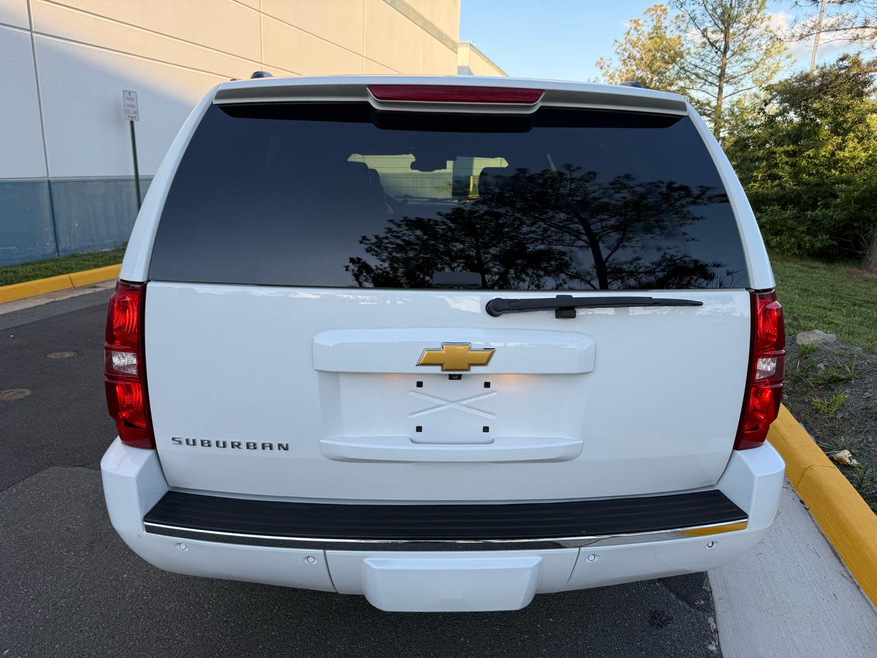 Chevrolet Suburban 4WD 4dr 1500 LTZ 2013