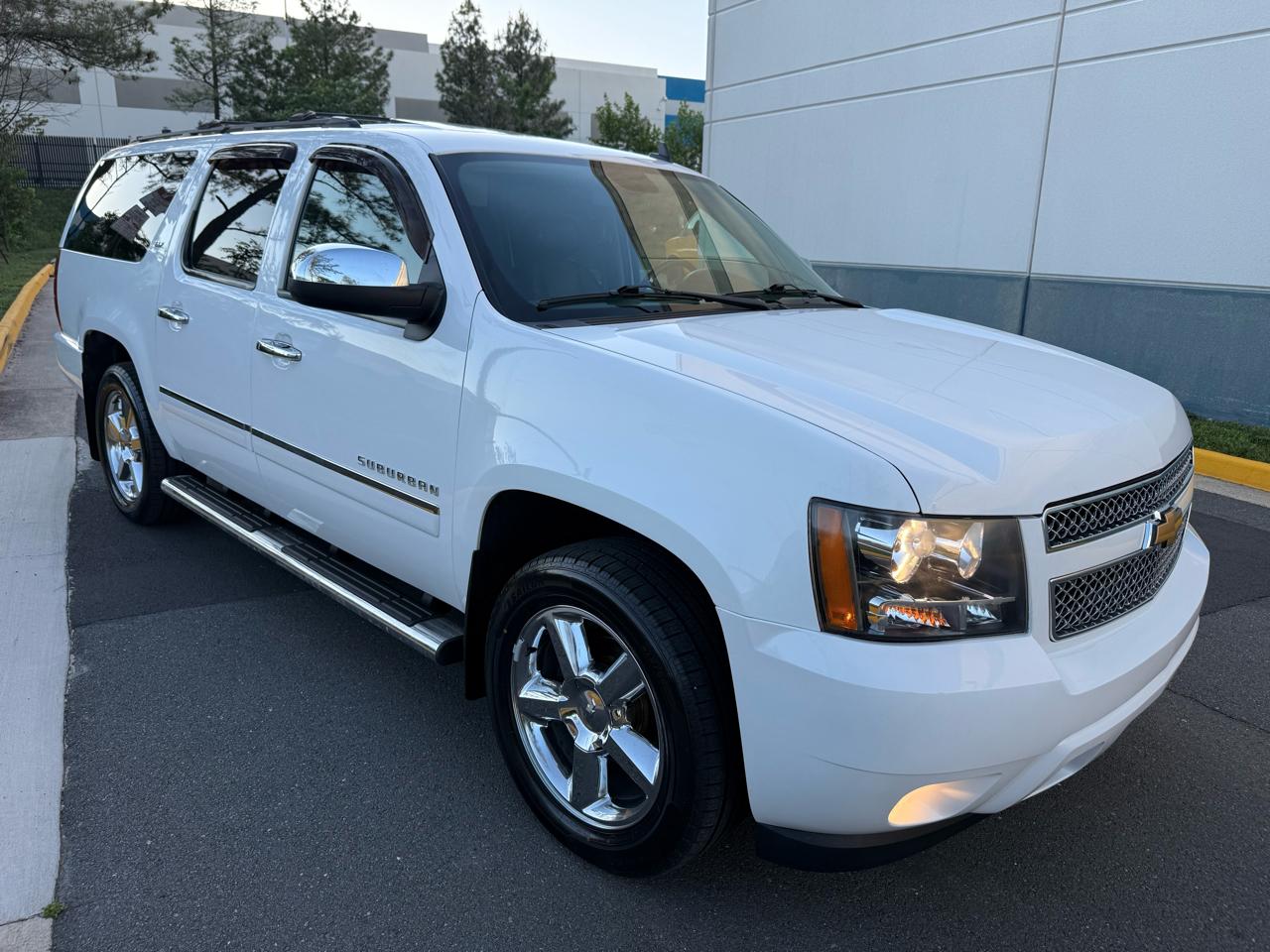 Chevrolet Suburban 4WD 4dr 1500 LTZ 2013