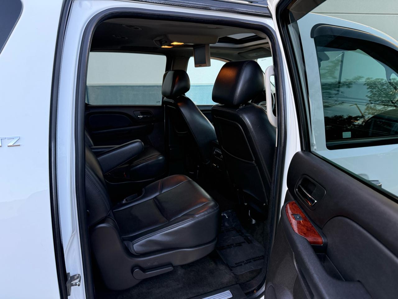 Chevrolet Suburban 4WD 4dr 1500 LTZ 2013
