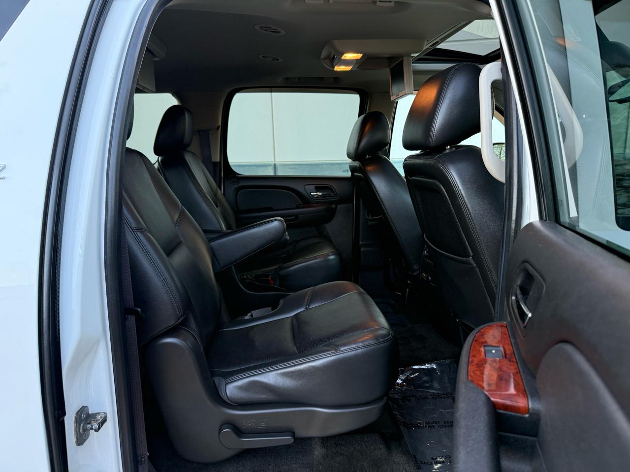 Chevrolet Suburban 4WD 4dr 1500 LTZ 2013