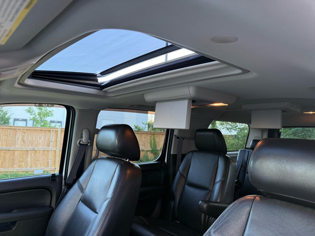 Chevrolet Suburban 4WD 4dr 1500 LTZ 2013