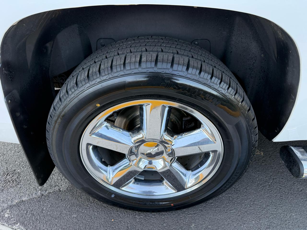 Chevrolet Suburban 4WD 4dr 1500 LTZ 2013