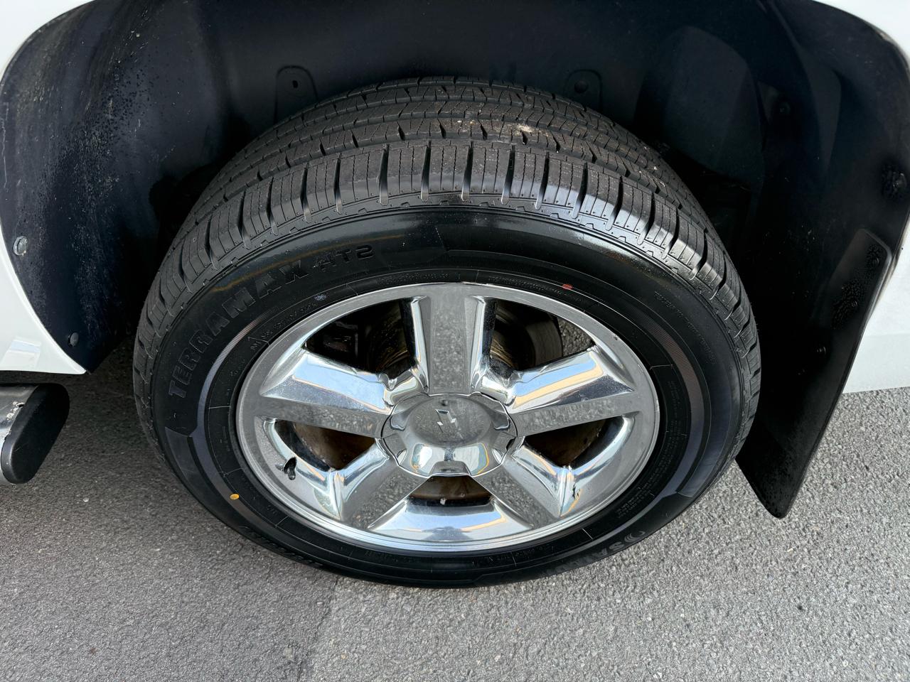 Chevrolet Suburban 4WD 4dr 1500 LTZ 2013
