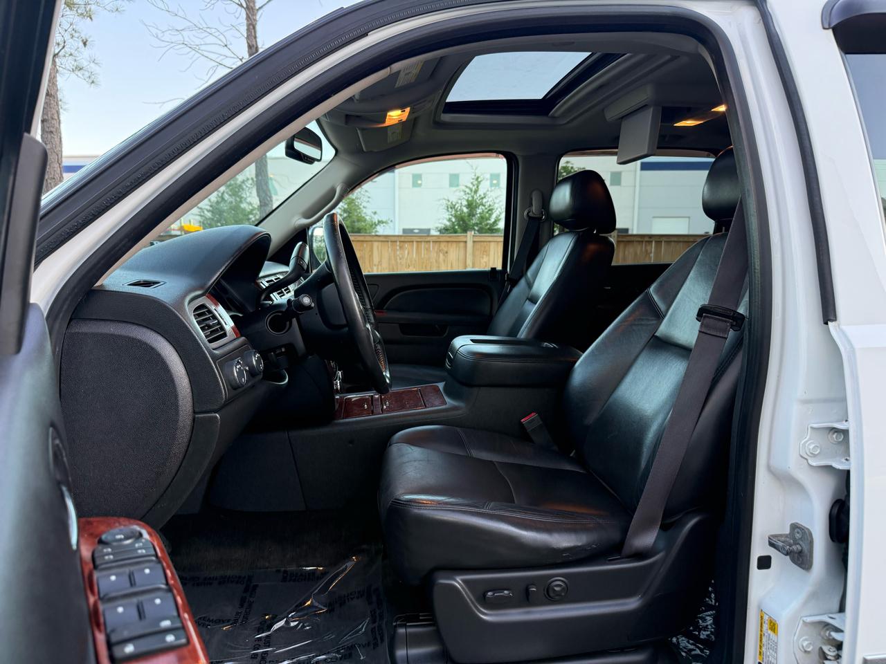 Chevrolet Suburban 4WD 4dr 1500 LTZ 2013