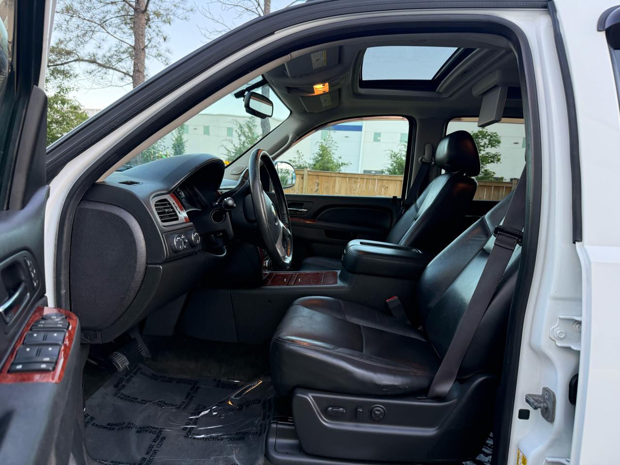 Chevrolet Suburban 4WD 4dr 1500 LTZ 2013