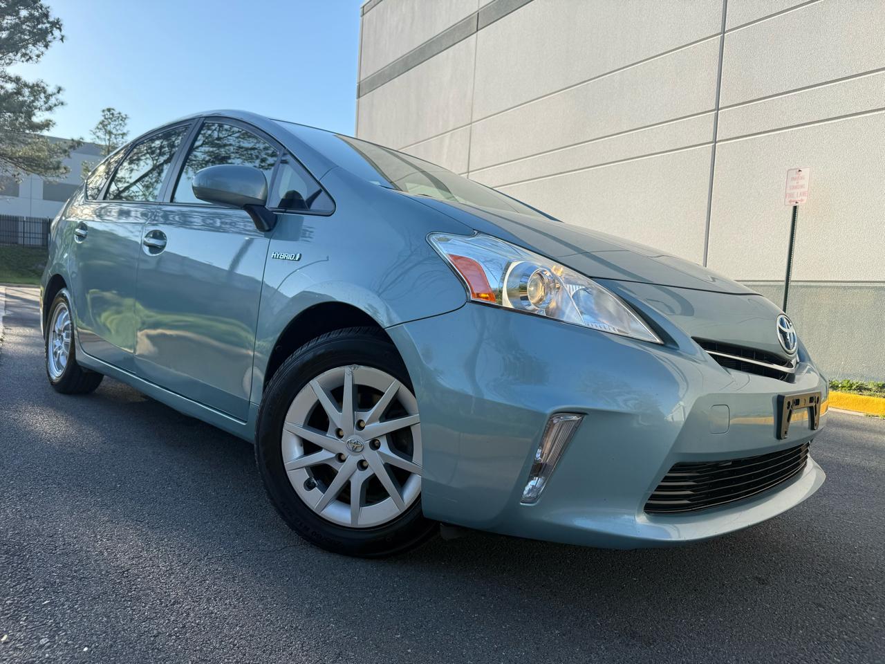 Toyota Prius V 5dr Wgn Three (Natl) 2014