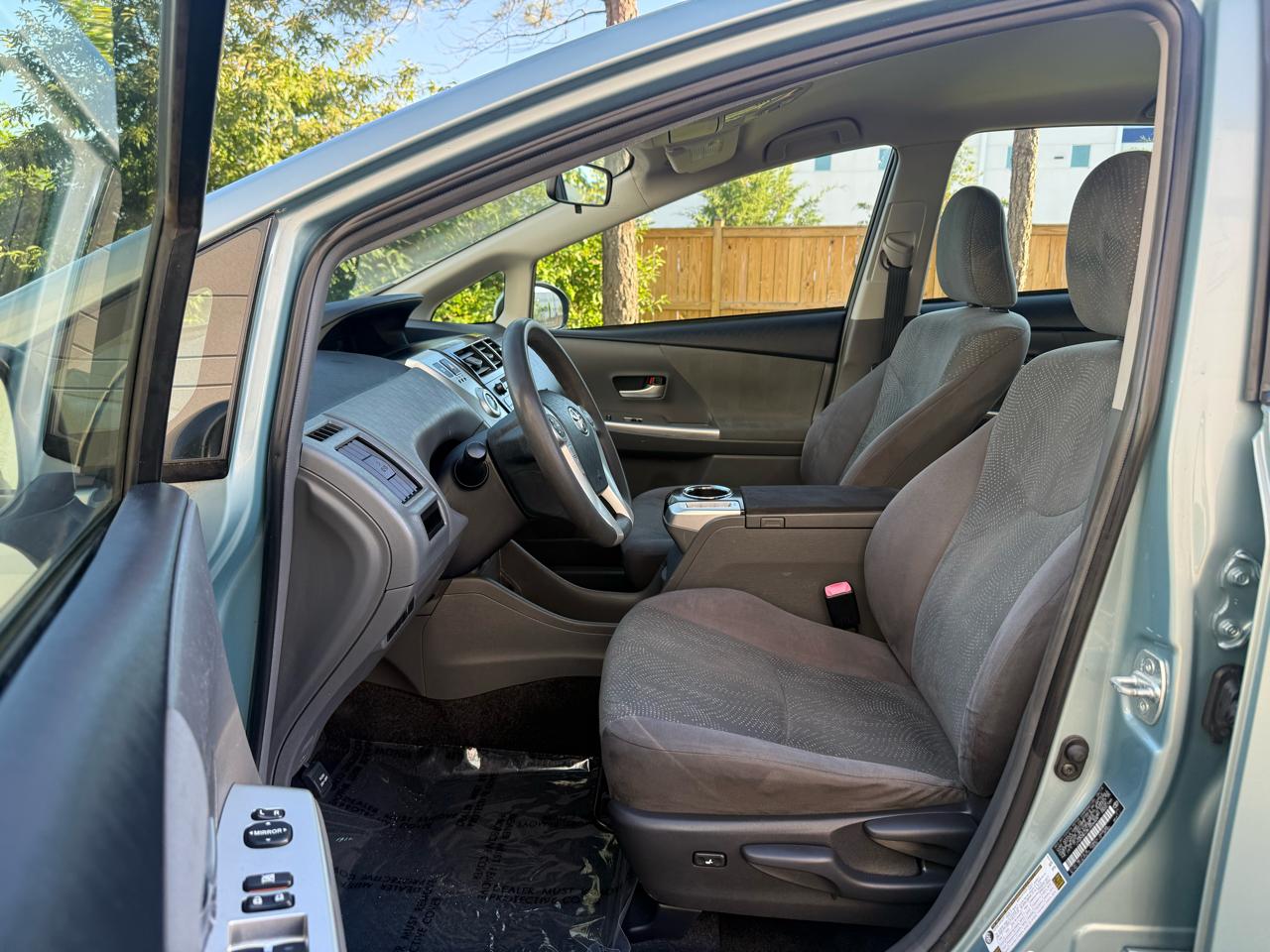 Toyota Prius V 5dr Wgn Three (Natl) 2014
