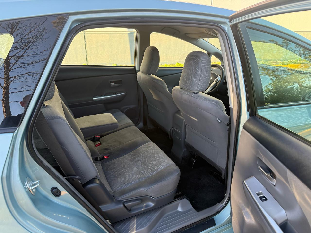 Toyota Prius V 5dr Wgn Three (Natl) 2014