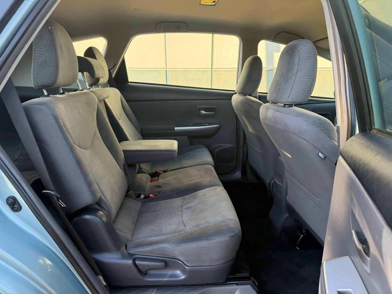 Toyota Prius V 5dr Wgn Three (Natl) 2014