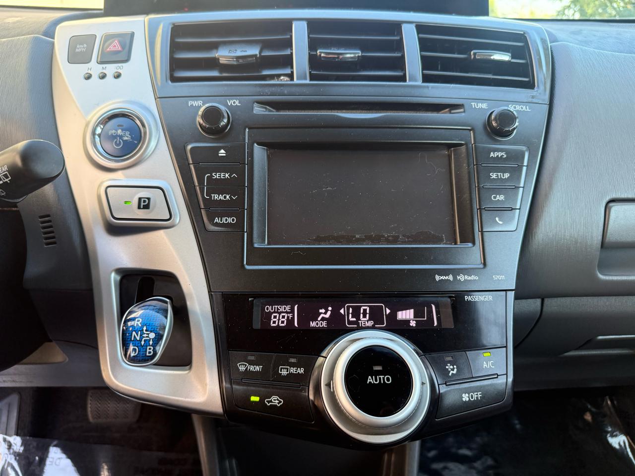 Toyota Prius V 5dr Wgn Three (Natl) 2014