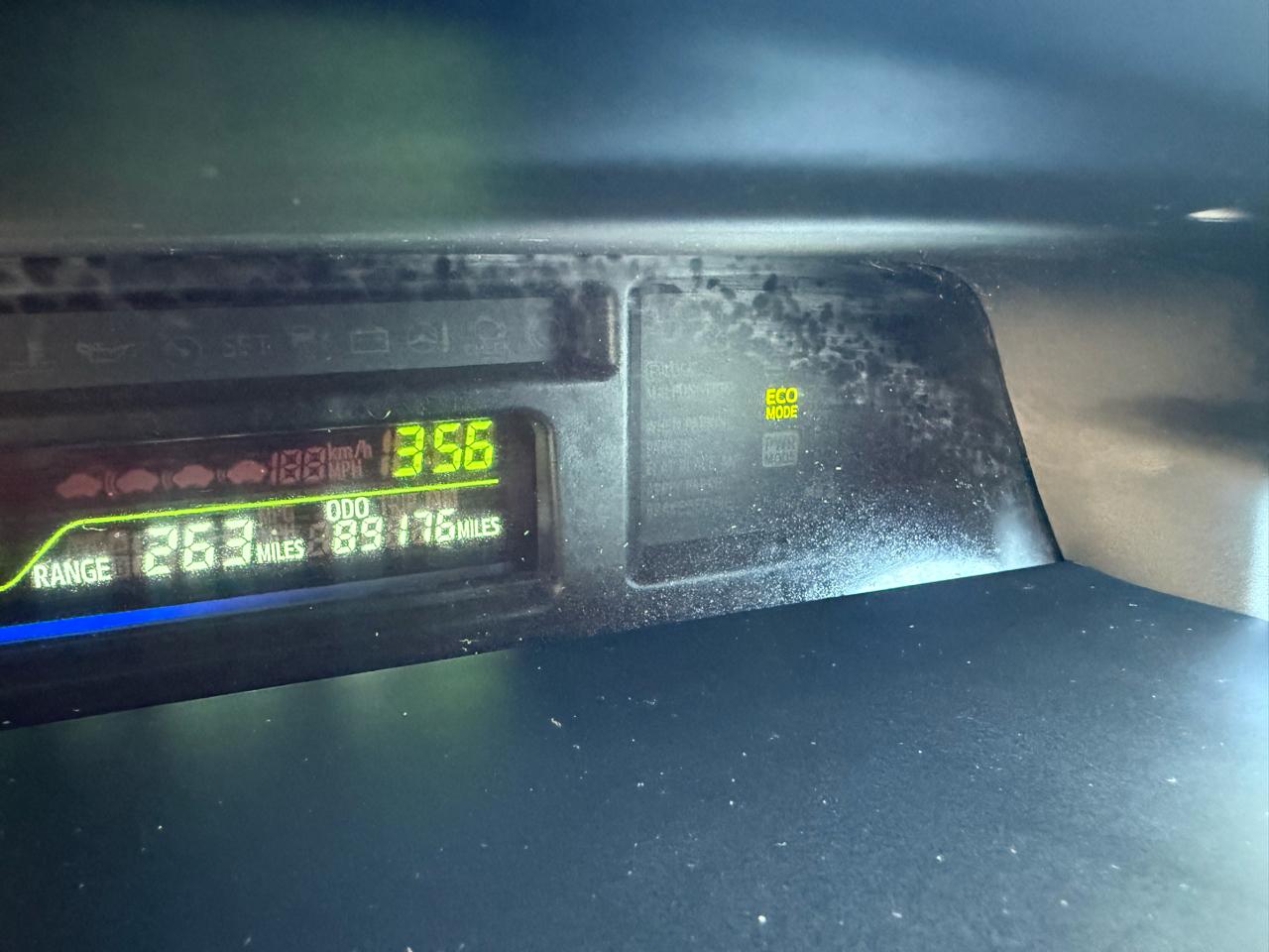 Toyota Prius V 5dr Wgn Three (Natl) 2014