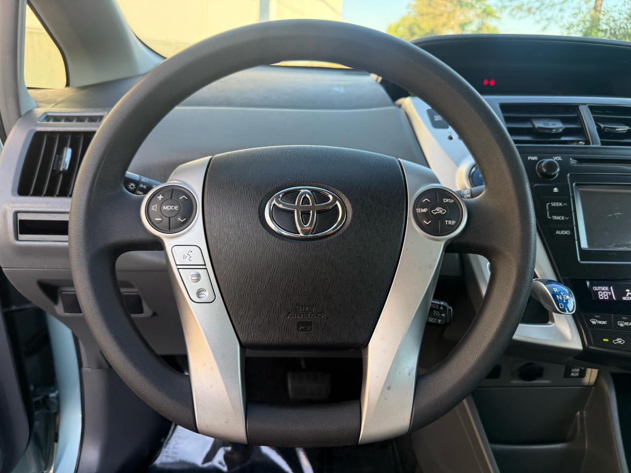 Toyota Prius V 5dr Wgn Three (Natl) 2014