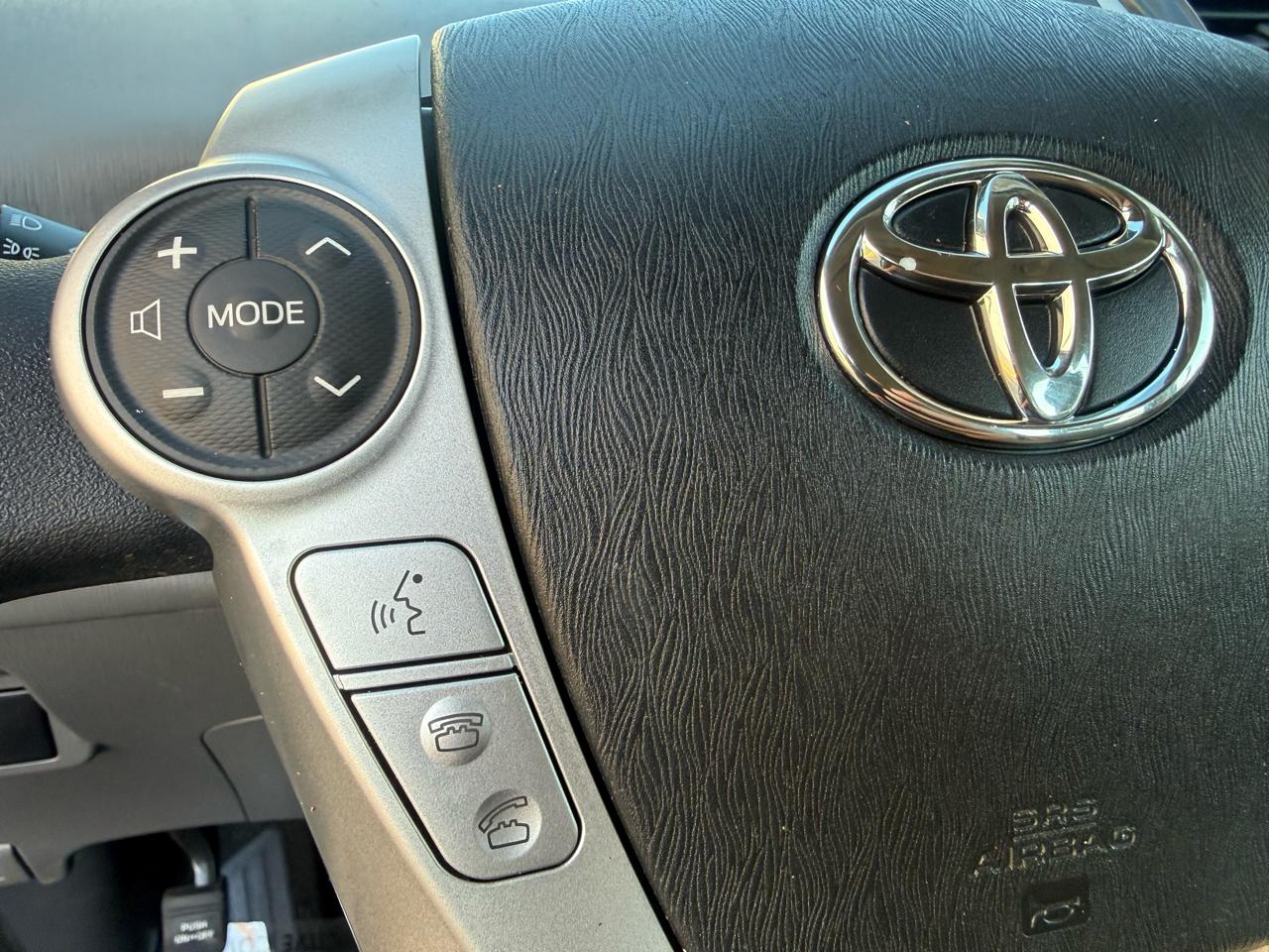 Toyota Prius V 5dr Wgn Three (Natl) 2014