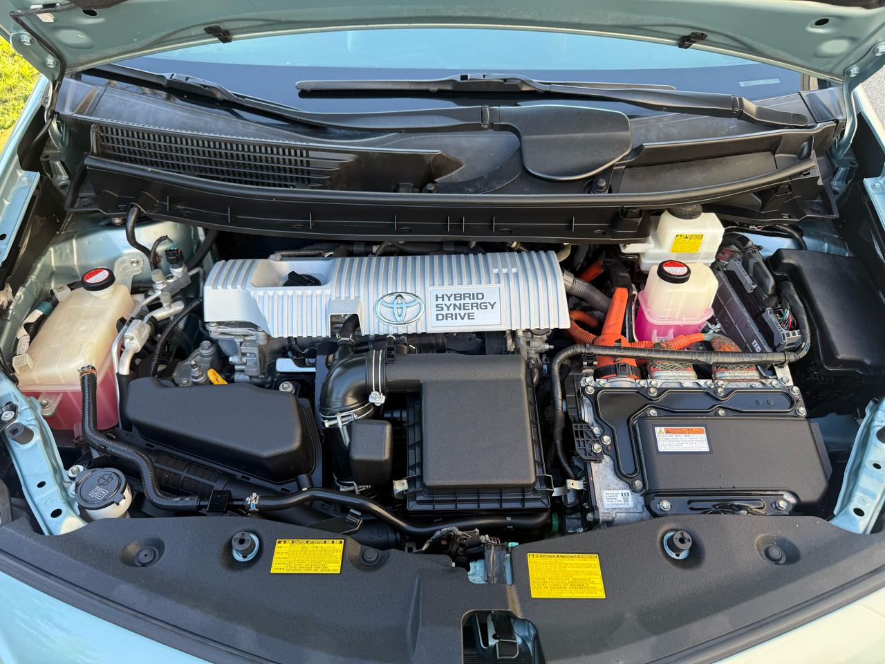 Toyota Prius V 5dr Wgn Three (Natl) 2014