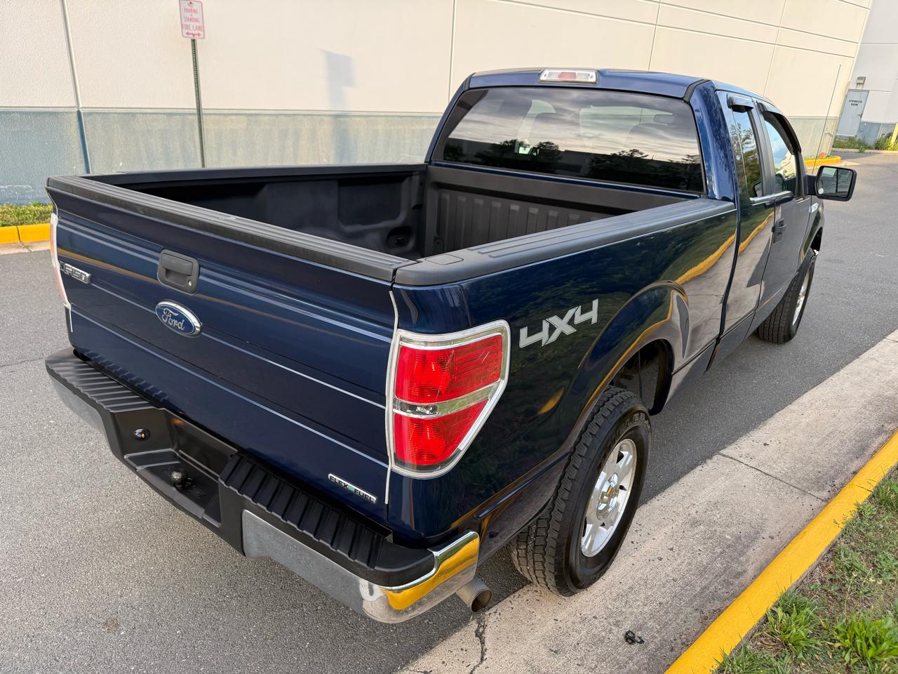 Ford F-150 4WD SuperCab 145" Lariat 2012