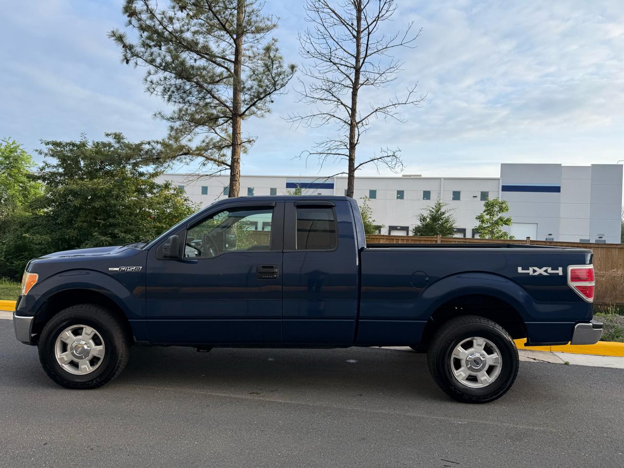Ford F-150 4WD SuperCab 145" Lariat 2012