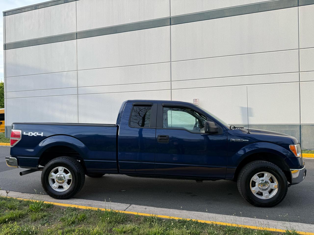 Ford F-150 4WD SuperCab 145" Lariat 2012